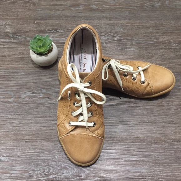 Joseph Siebel ‘caspian’ casual sneaker size 9